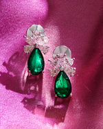 Load image into Gallery viewer, 7.88 Karat Emerald Diamond Earrings