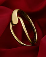 Load image into Gallery viewer, 14ct Virginia Design Cuff Gold Bracelet
