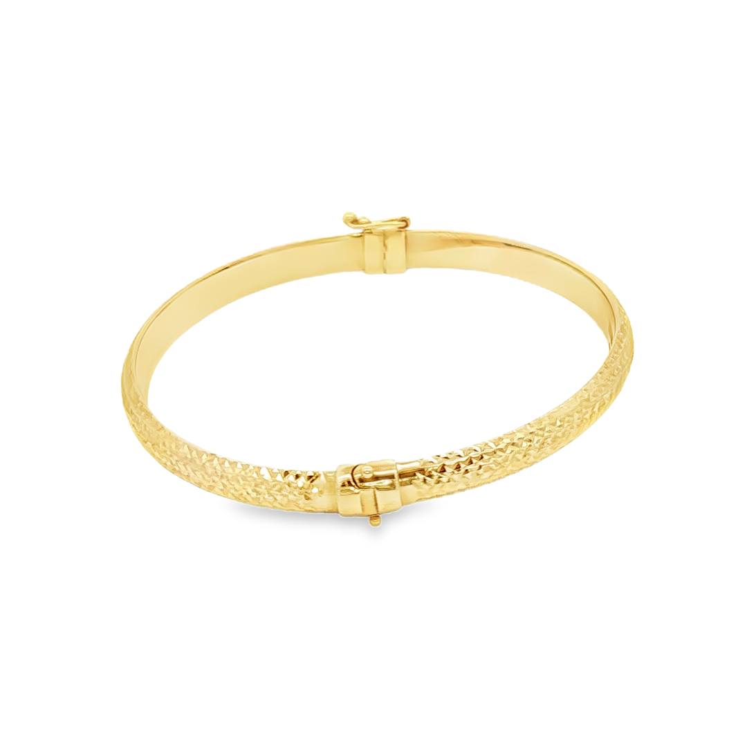 Elegant Yellow Gold Bangle
