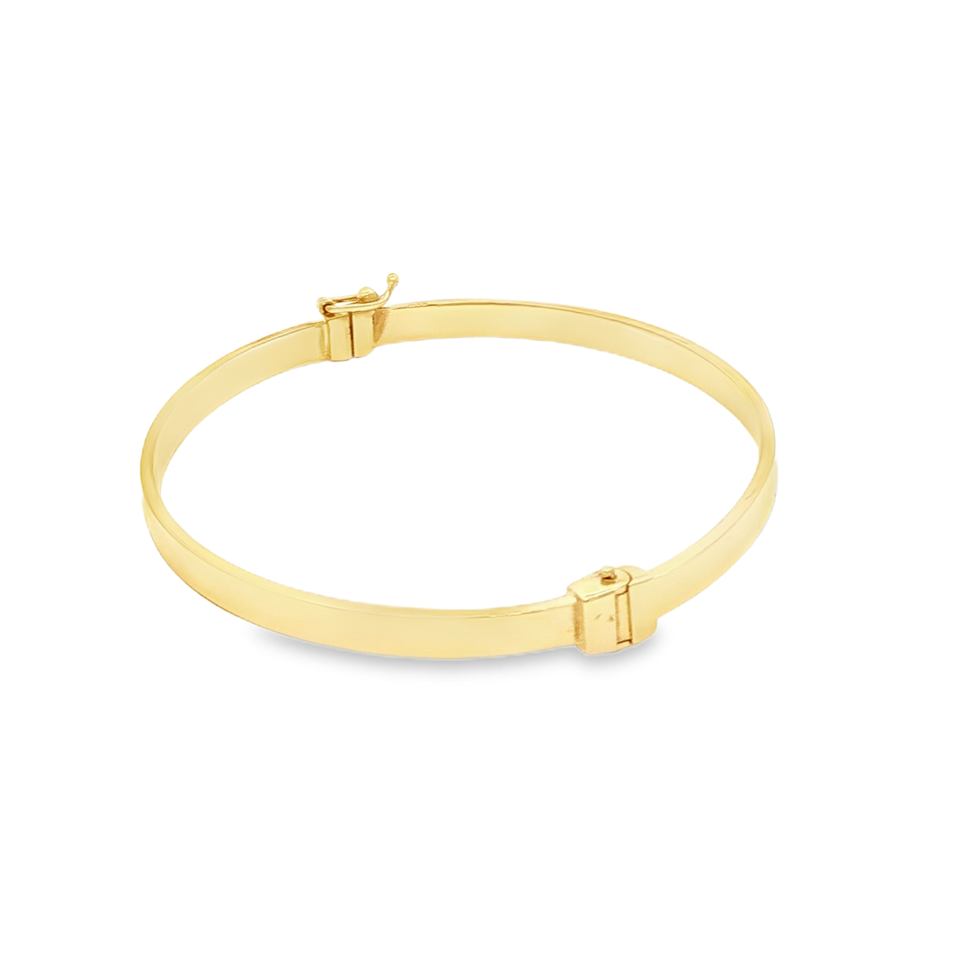 Elegant Yellow Gold Bangle Bracelet