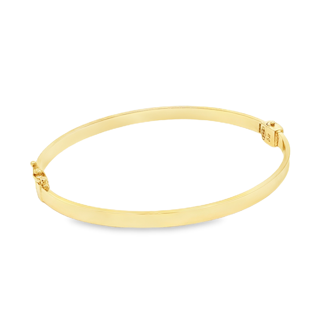 Elegant Yellow Gold Bangle Bracelet