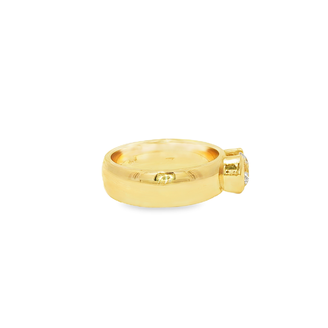 Classic Round Brilliant Diamond Solitaire Ring in Yellow Gold