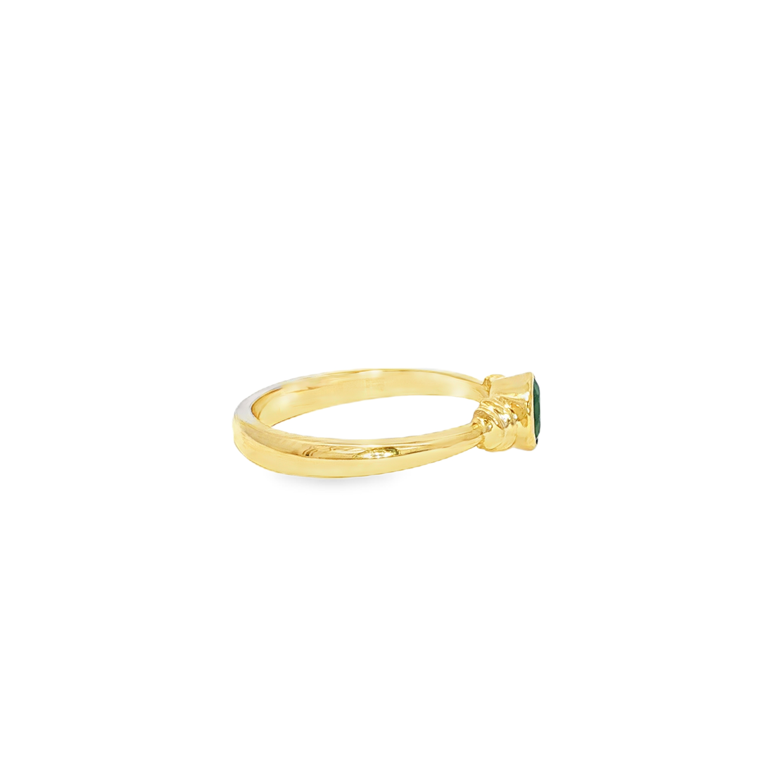Yellow Gold Band Ring with Cabochon Emerald