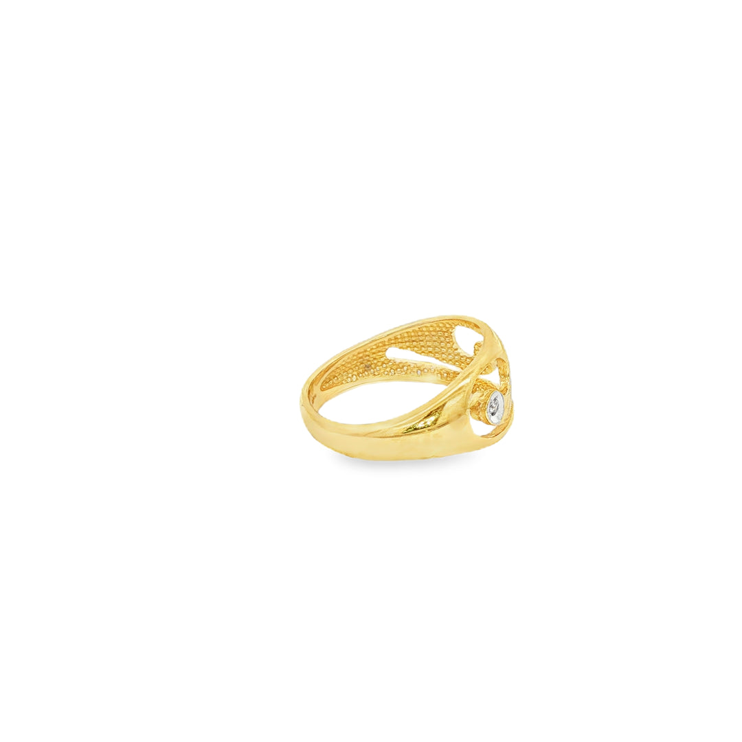 Yellow Gold Band Ring with Round Cut Diamond
