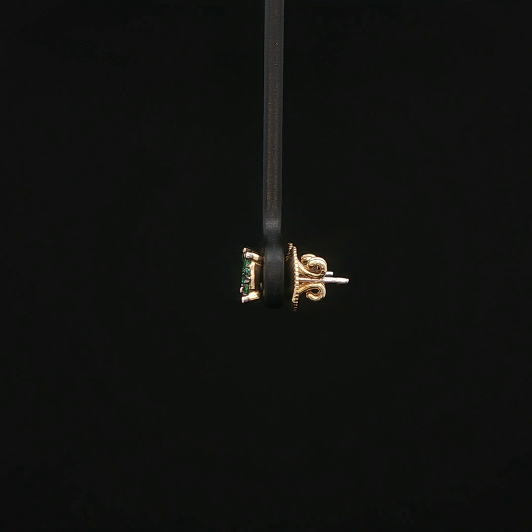 Emerald Stud Earrings in Yellow Gold, Brilliant Cut