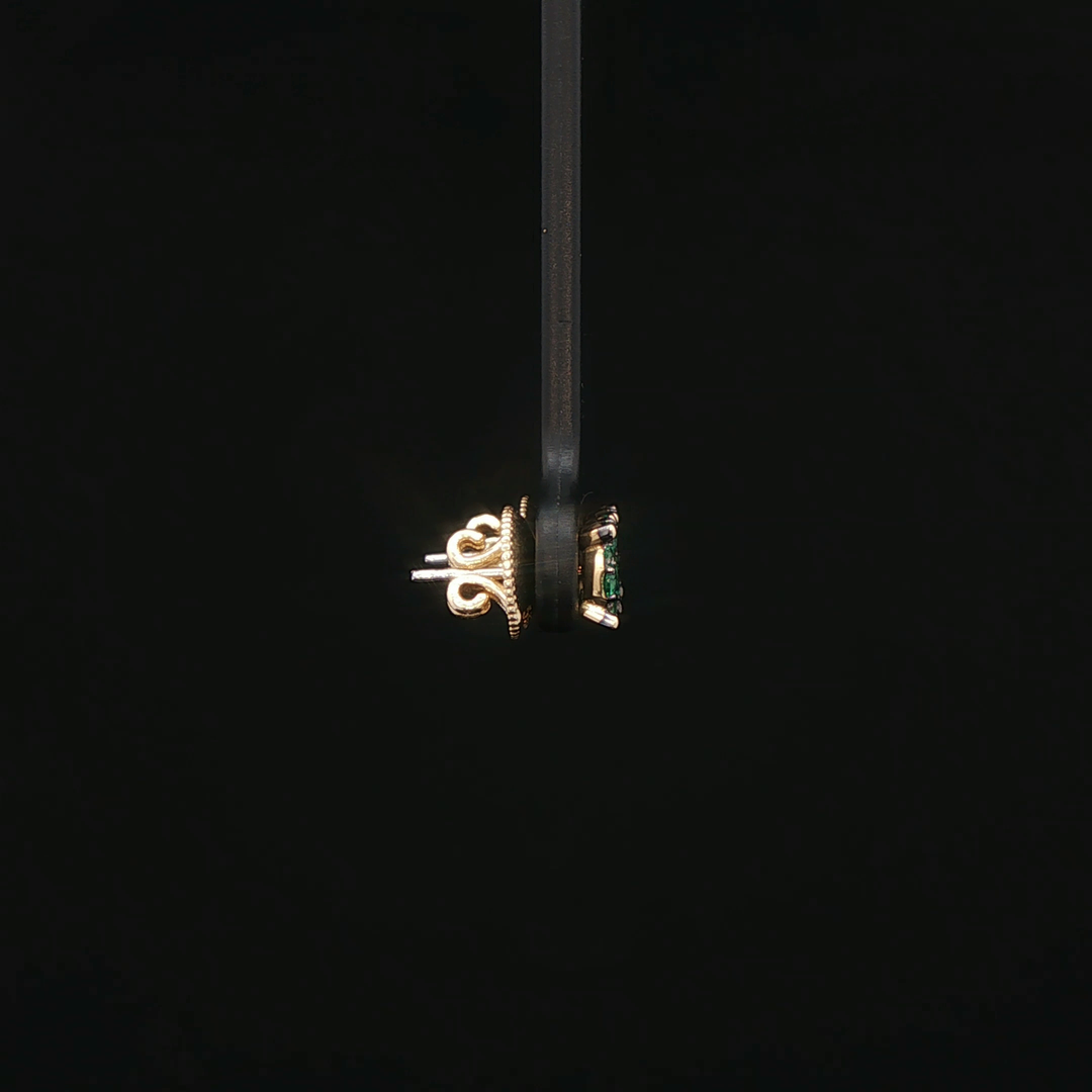 Emerald Stud Earrings in Yellow Gold, Brilliant Cut