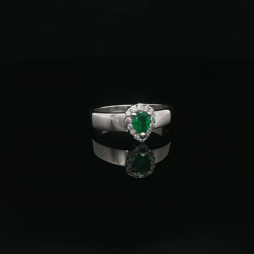 White Gold Cocktail Ring with Pear-Shaped Emerald & Diamonds
