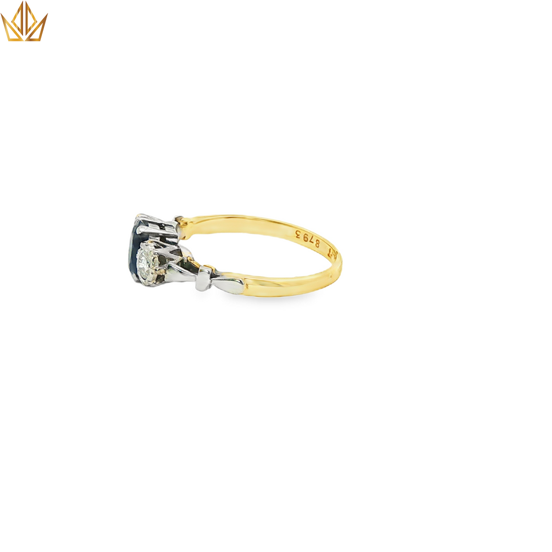Oval Sapphire & Round Diamond Ring in 18ct Gold / platinum Top