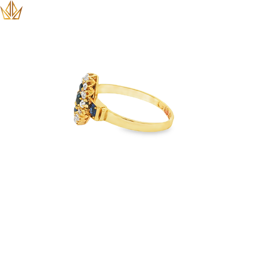 18ct Gold Ring with Royal Blue Sapphire & Diamonds