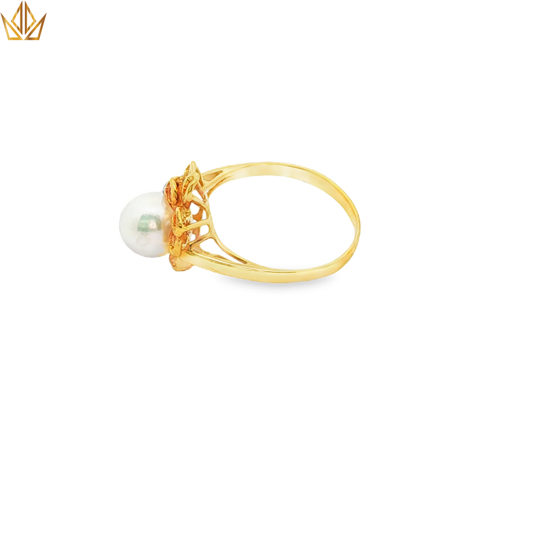 Yellow Gold Cocktail Ring with Cabochon Pearl