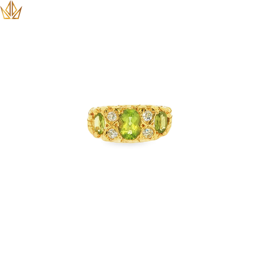 18ct Gold Ring with Peridot & Diamond