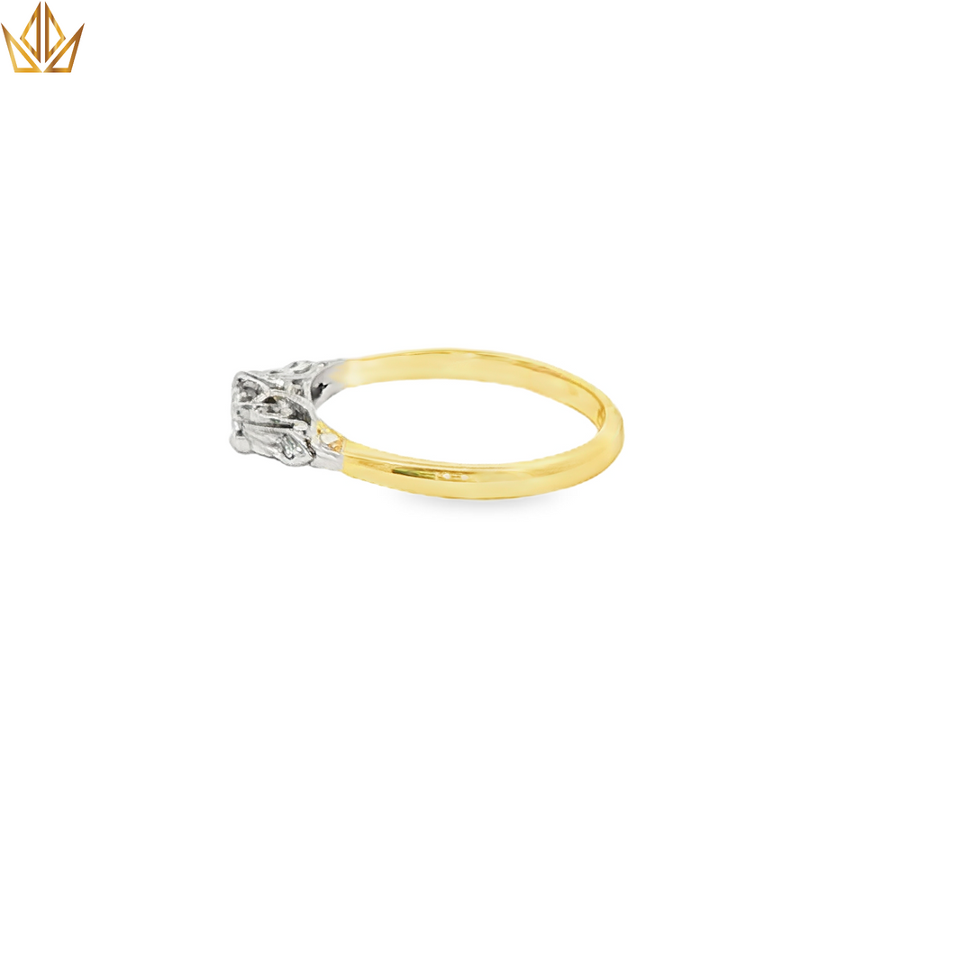 18ct Gold & Platinum Solitaire Ring with Round Cut Diamond