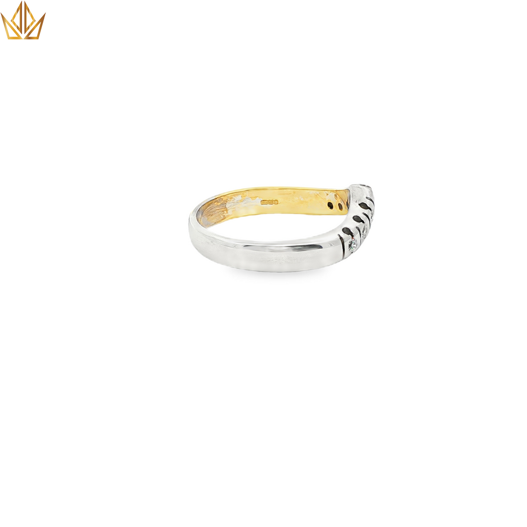 Yellow Gold Multistone Ring with Round Brilliant Diamonds