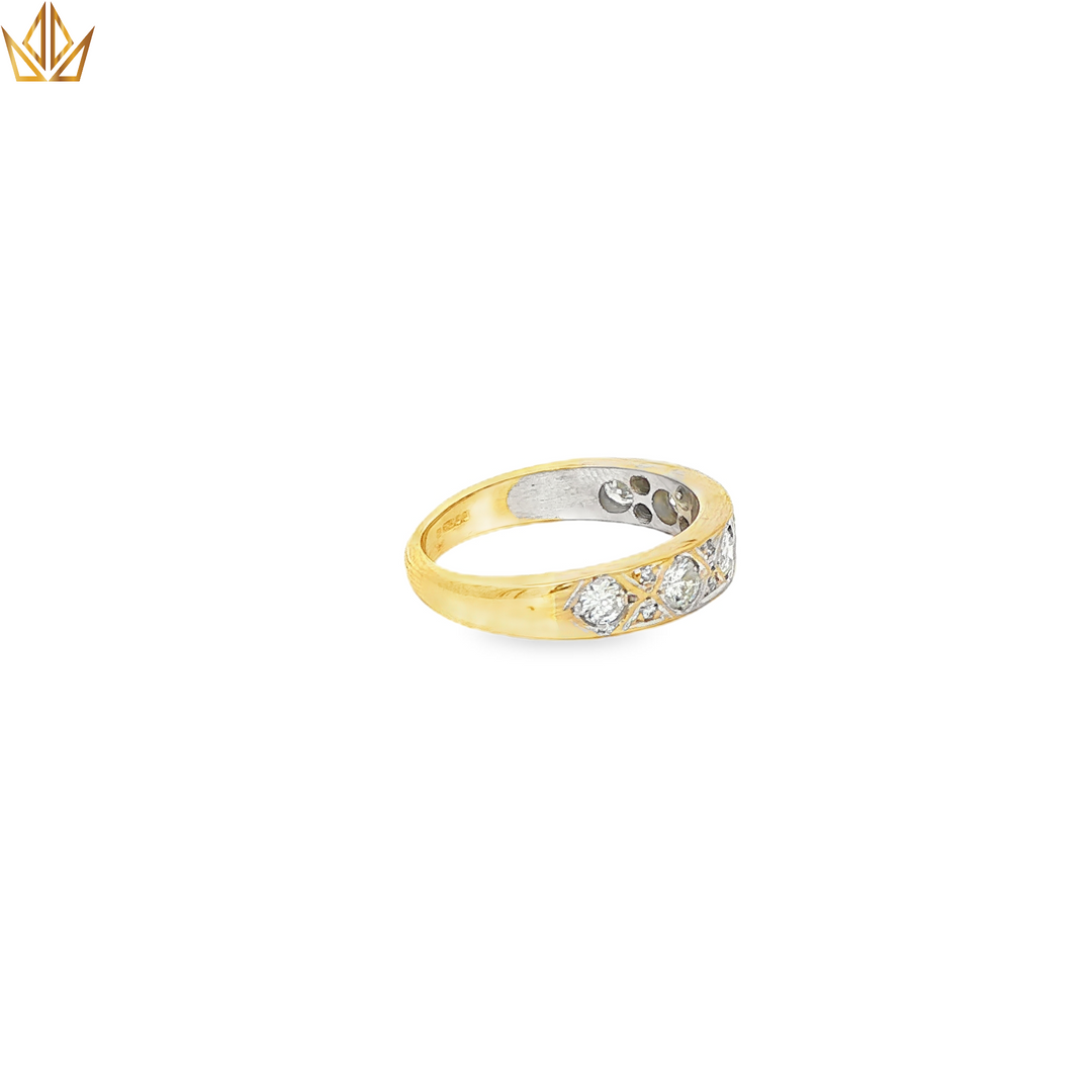 18ct Yellow Gold Multistone Diamond Ring with Round Brilliant Cut Diamonds