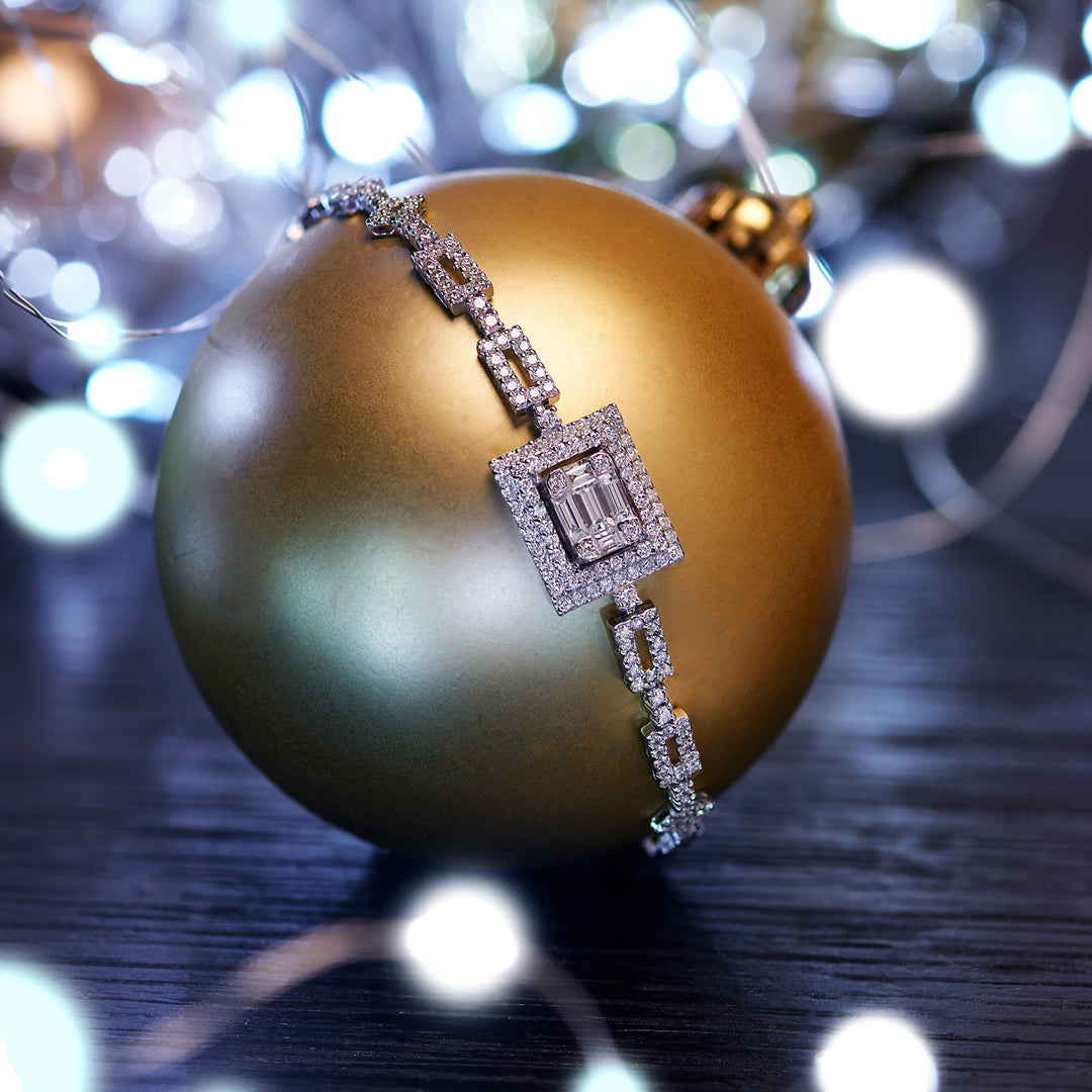 2.50 Karat baget Stone Set Diamond Bracelet