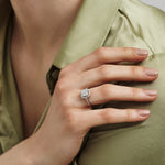 Load image into Gallery viewer, 0.39 Karat Baguette Stone Set One Diamond Ring