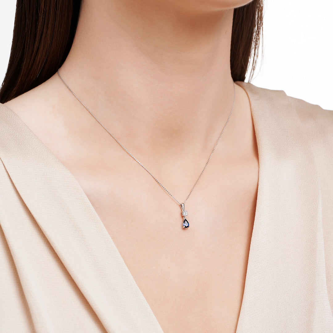 0.49 Karat Diamond Sapphire Necklace