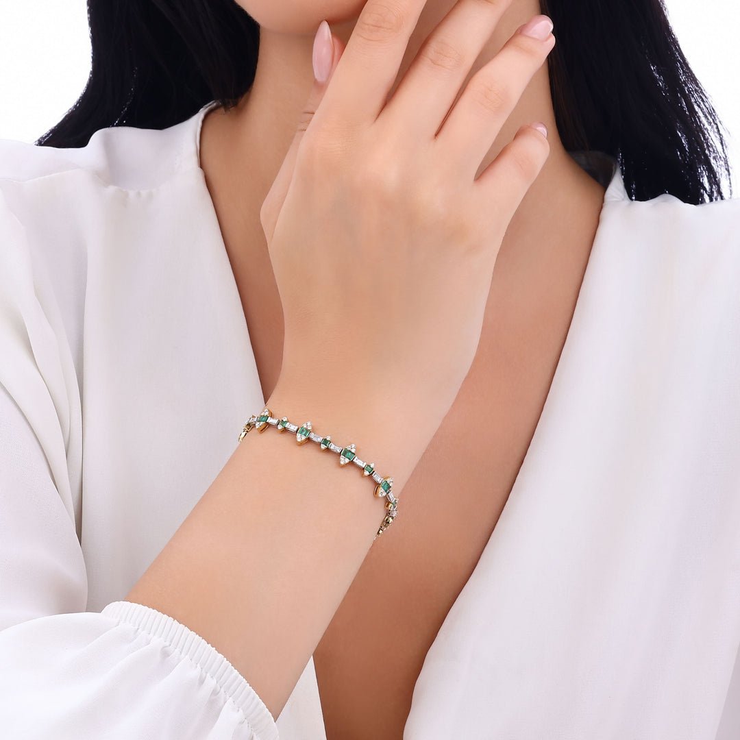 4.67 Karat Emerald Diamond Bracelet
