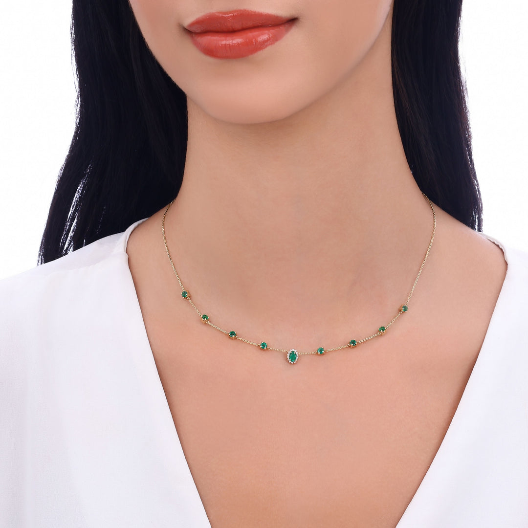 1.39 Karat Emerald Diamond Design Necklace