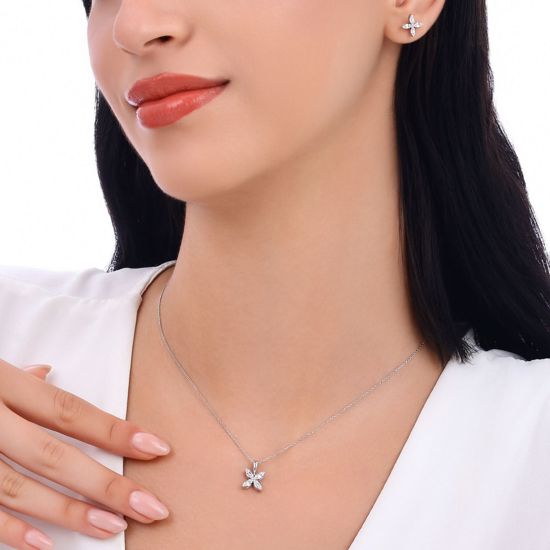 0.20 Karat Diamond Flower Design Necklace