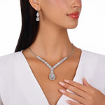 Load image into Gallery viewer, 5.21 Karat Baguette Diamond Necklace