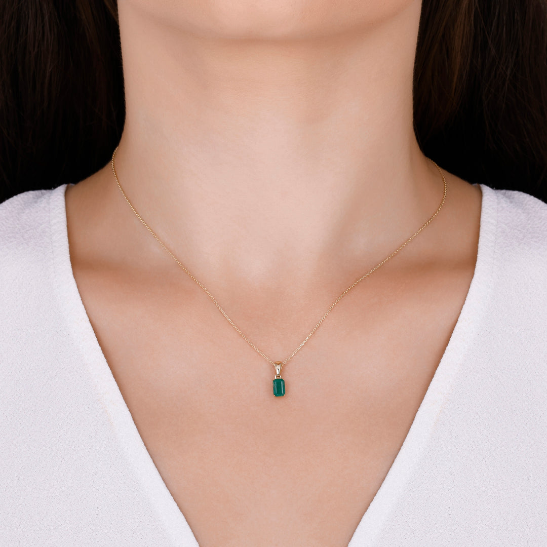 0.52 Karat Emerald Necklace