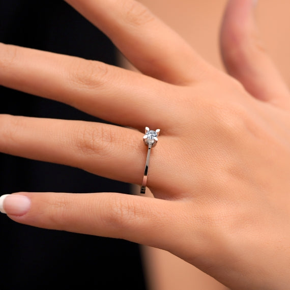 0.20 Karat GH SI Solitaire Diamond Ring