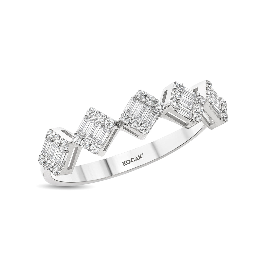 0.38 Karat Design Diamond Ring