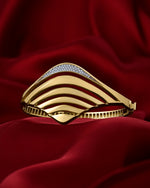 Load image into Gallery viewer, 14ct Fjord Design Cuff Gold Bracelet