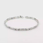 Load and play video in Gallery viewer, Elegant White Gold Chain Link Bracelet